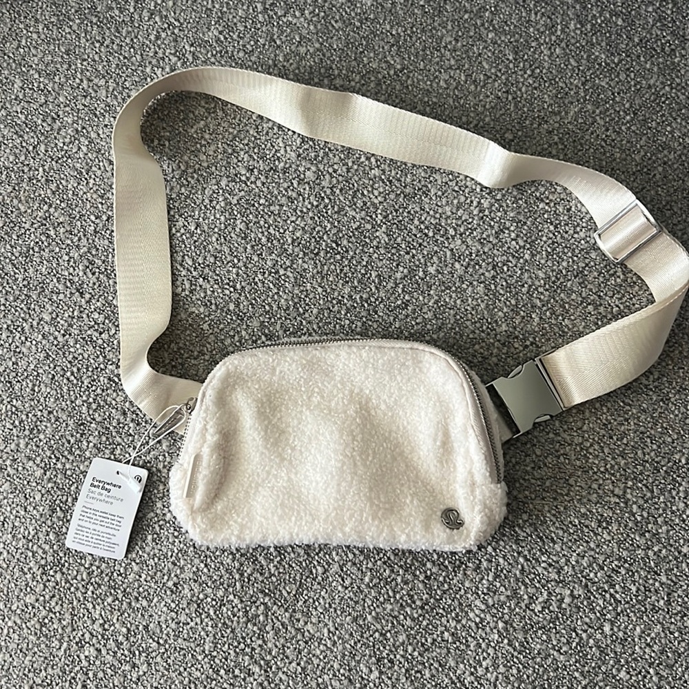 Lululemon Sherpa Belt bag new with tags!